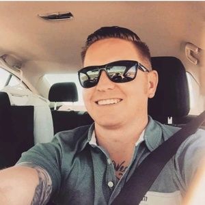 Meet your Posher, Adam